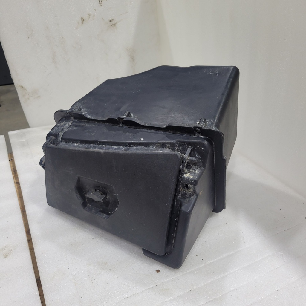glove box assembly