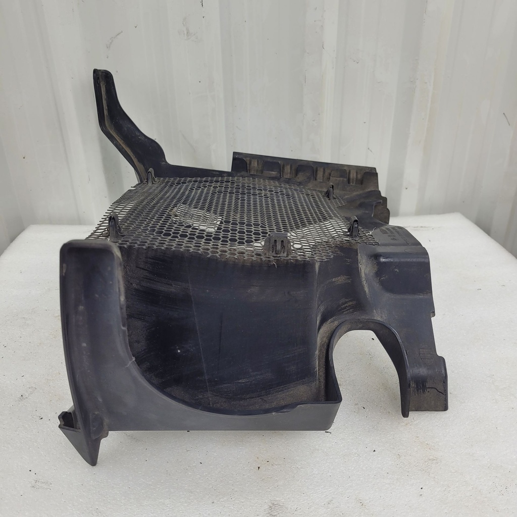 rh radiator hub cap