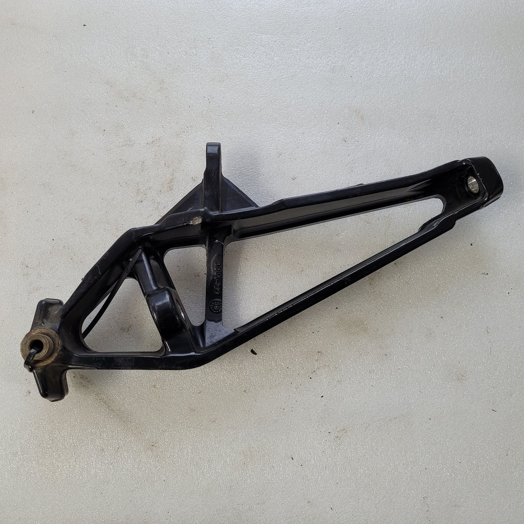spindle, steering - left - black (inc. two no. 7)