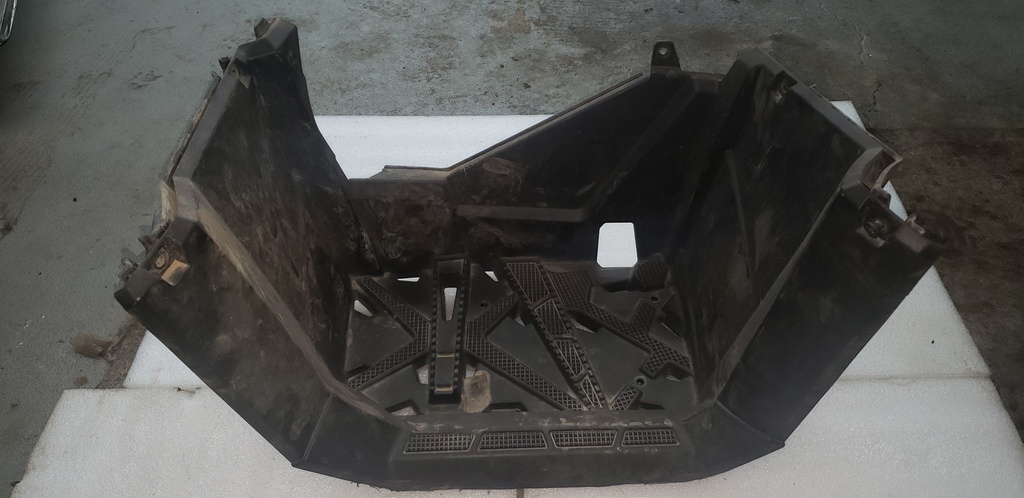 footwell, right, gloss black[a85a7][a8ca7][a8ca1]