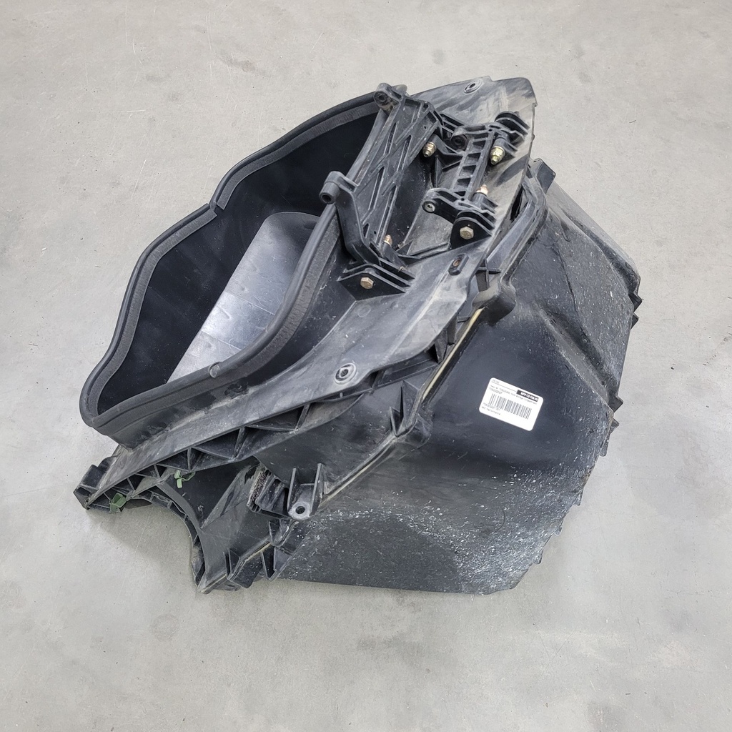 (new ref. 705005908) front storage compartment
