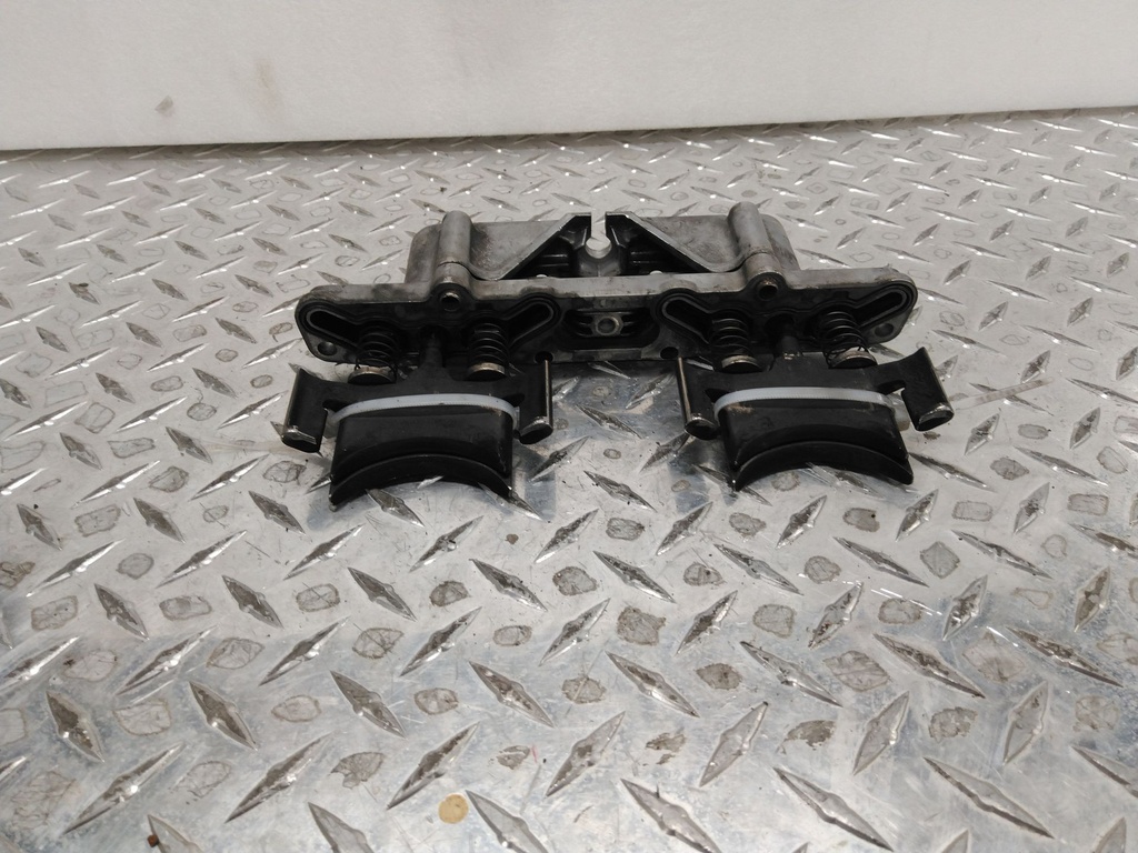 exhaust valve base assembly