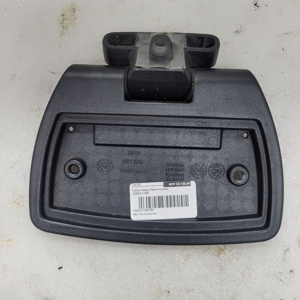 Carbon Black, Rear Footrests