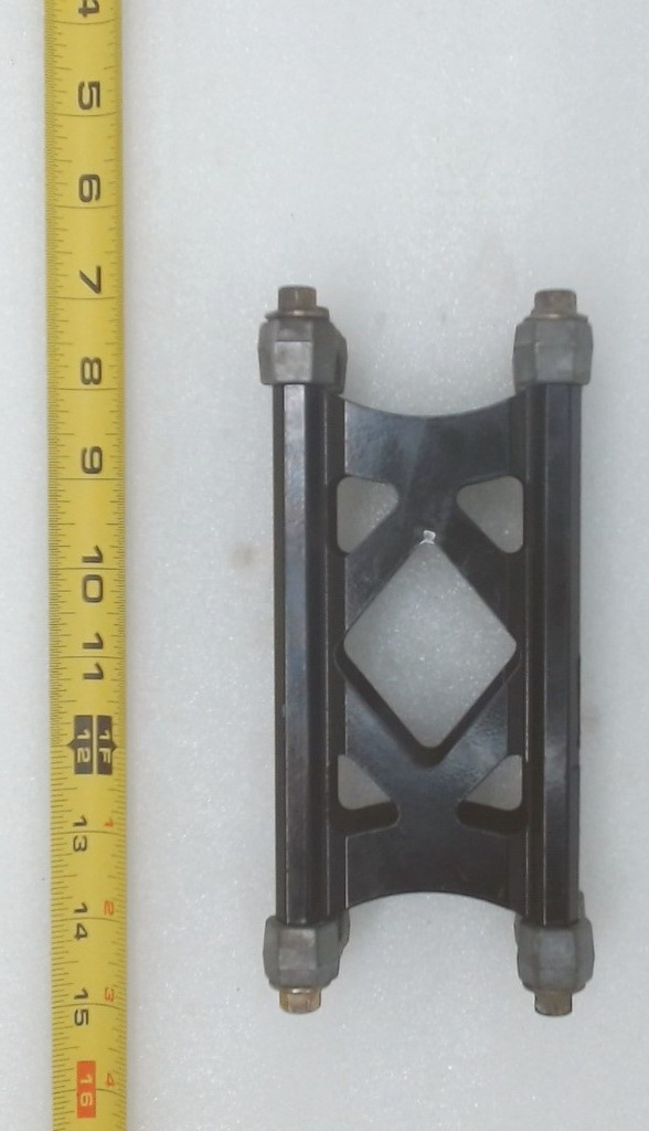 block, riser - 5.5" - black